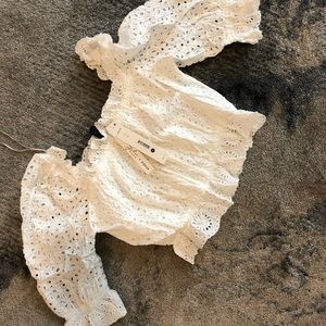 Off the Shoulder blouse 🌹